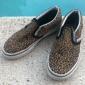 Vans animal print slip on youth kids size 2 tan black leopard cheetah sneakers